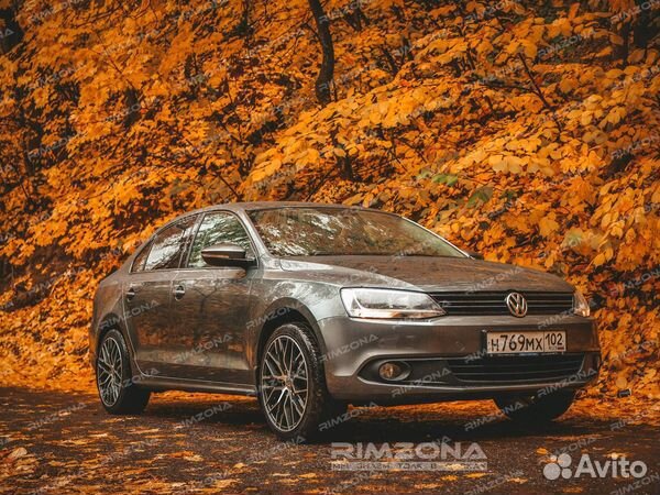Литые диски R18 на Volkswagen jetta. Новые диски