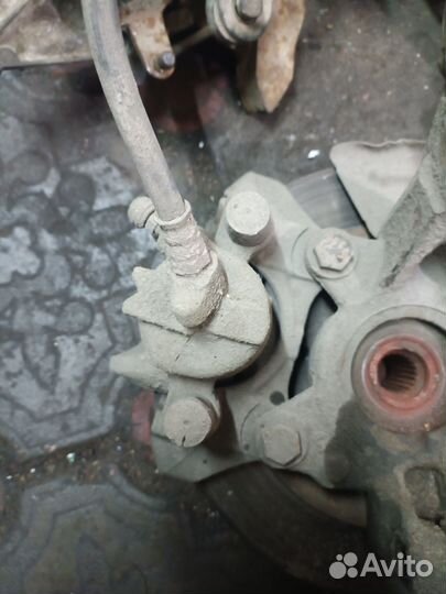 Передний правый суппорт Renault Logan 2