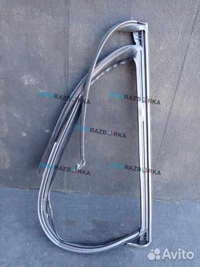 Молдинг двери задней правой BMW X1 U11 2023