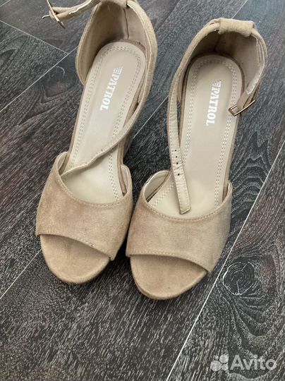 Босоножки женские 38 размер на платформе