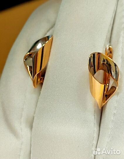 Золотые серьги