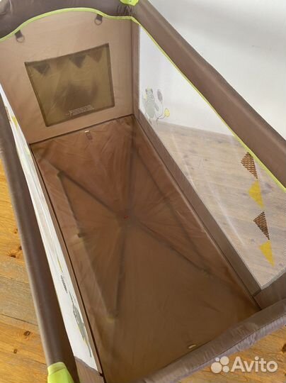 Манеж-кровать с шариками