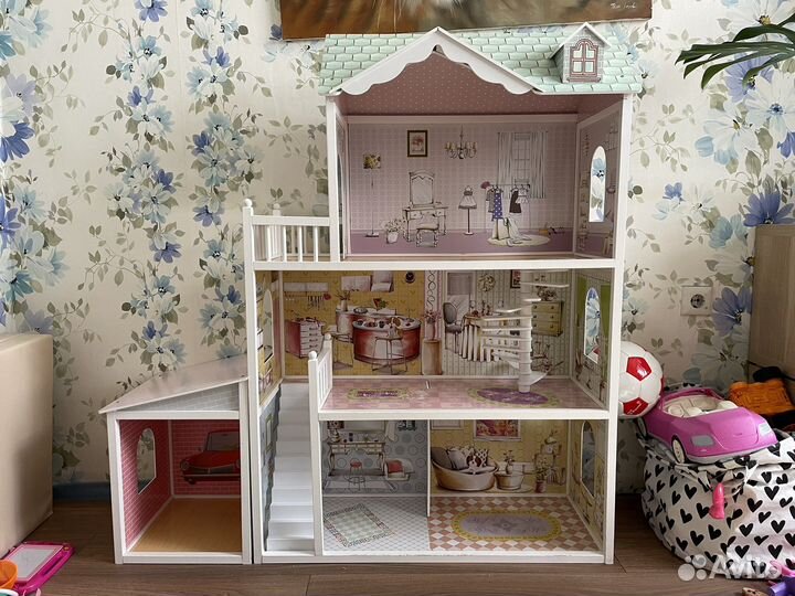 Домик для кукол трёх этажный