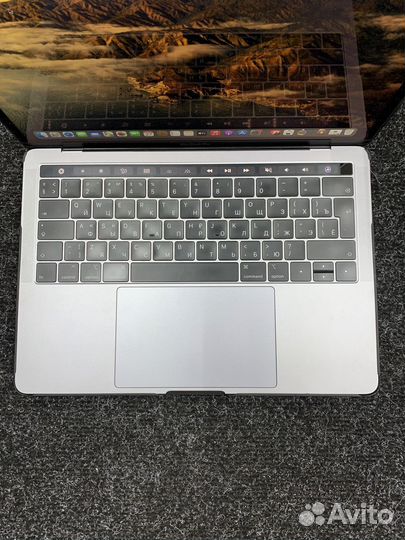 Ноутбук Apple MacBook Pro 13 Mid 2019