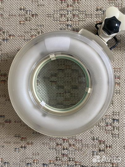 Лампа лупа для косметолога б/у на кронштейне