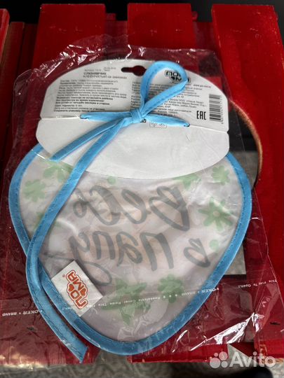 Слюнявчик детский новый