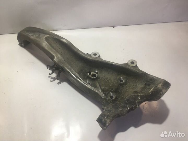 Кулак поворотный передний правый Bmw 5-Series F10