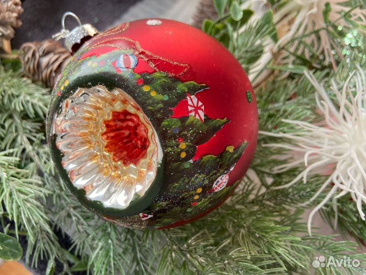 Елочные игрушки шары