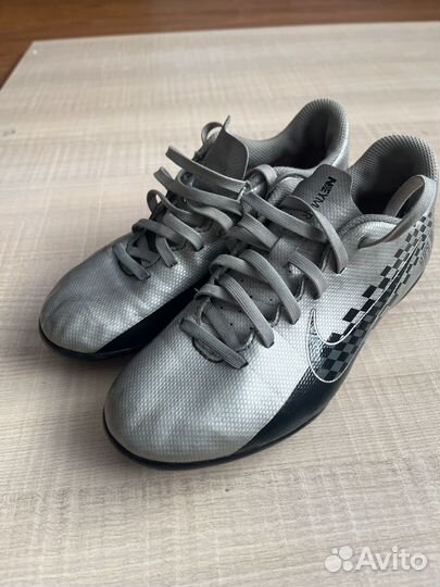 Футбольные бутсы Nike 34 размер