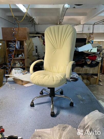 Офисное кресло