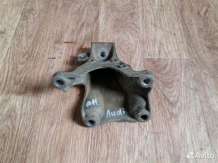 Кронштейн двигателя правый Audi A6 C6 2004-2011