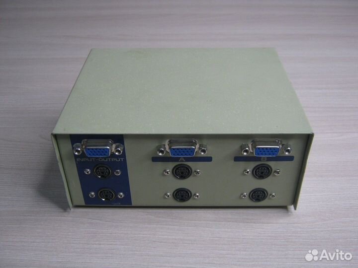KVM-переключатель с аналог. упр. на 2 комп. бу отл