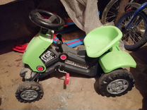 Детский трактор с педалями