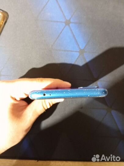 Телефон Honor 10