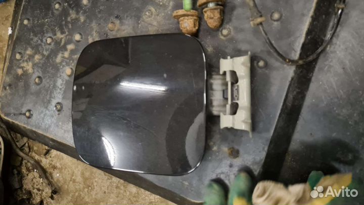 Лючок бензобака Nissan Qashqai j10