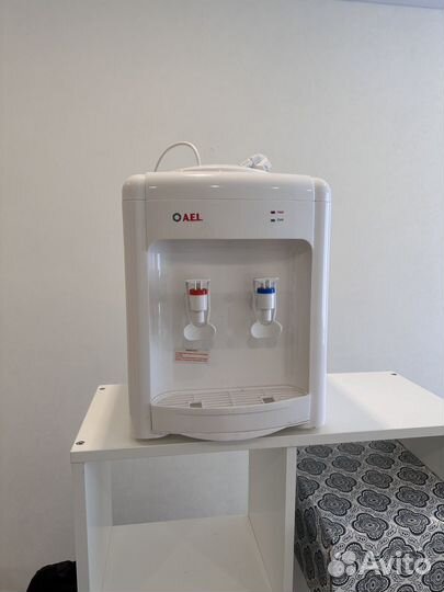 Кулер для воды настольный