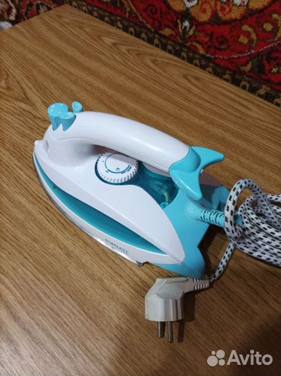 Утюг с отпаривателем
