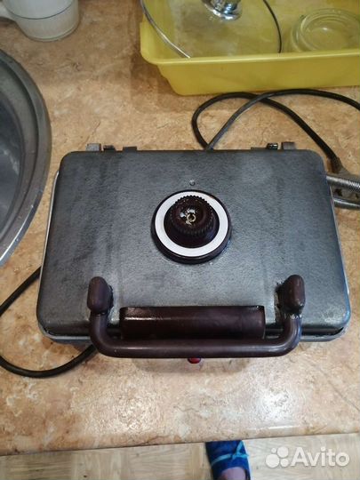 Электрическая вафельница бу СССР