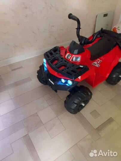 Детский квадроцикл на аккумуляторе