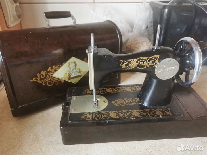Детская швейная машинка