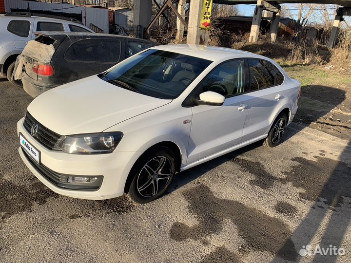 Volkswagen Polo 1.6 МТ, 2015, 100 000 км