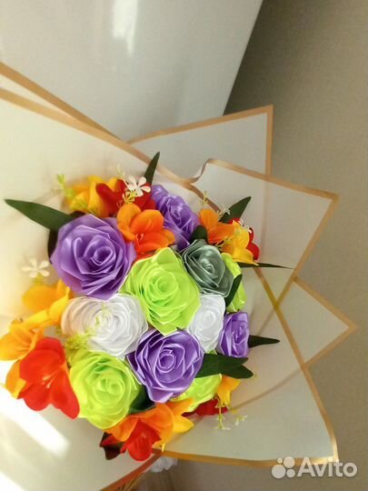 Атласные розы