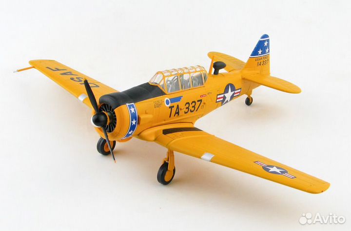 Модель самолета 1/72 North American T-6G Texan