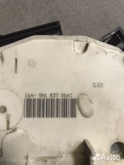 Замок передней правой двери 5N1837016C