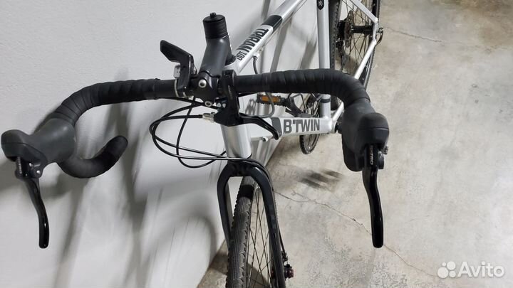 Шоссейный велосипед B'Twin Triban 100