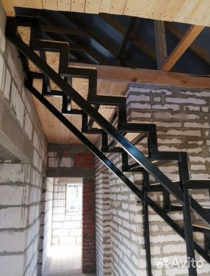 Металлокаркас лестницы