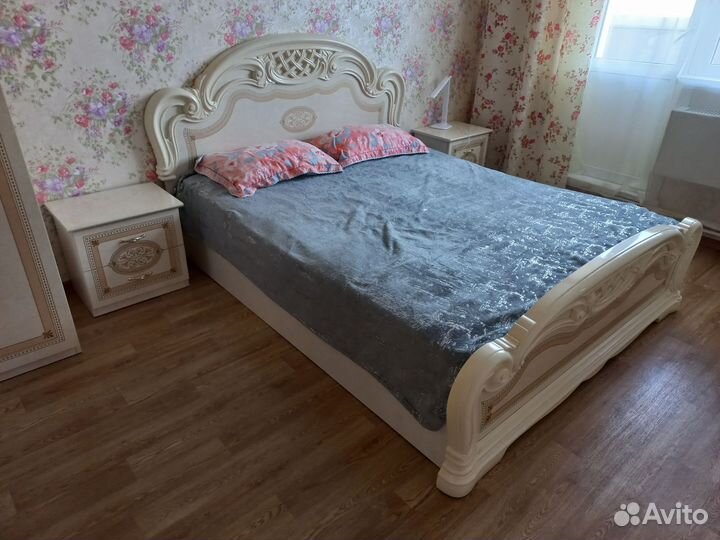 Спальный гарнитур