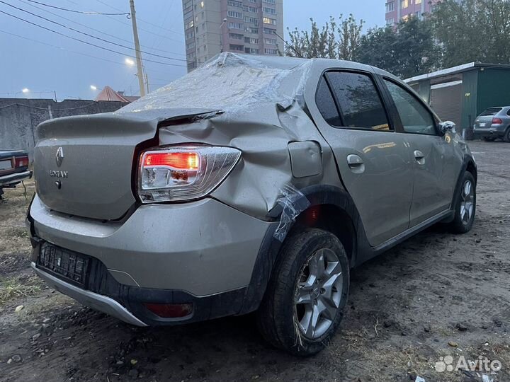 Renault Logan Stepway 1.6 МТ, 2021, битый, 20 000 км