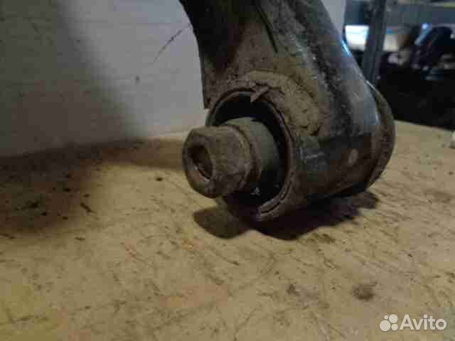 Рычаг зад L верх Mitsubishi Montero 3