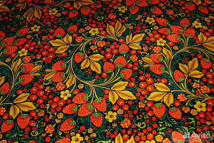 Расписываю изделия хохломской росписью