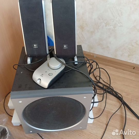 Колонки logitech с самбуферной системой