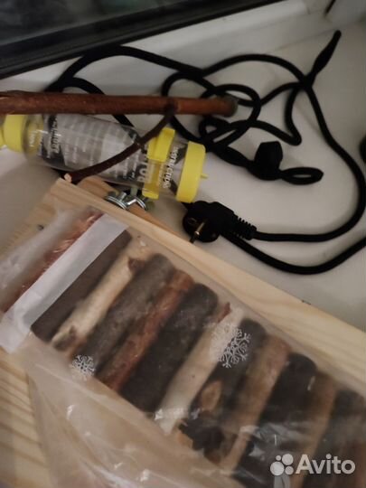 Дерев.полки для клетки, б/у