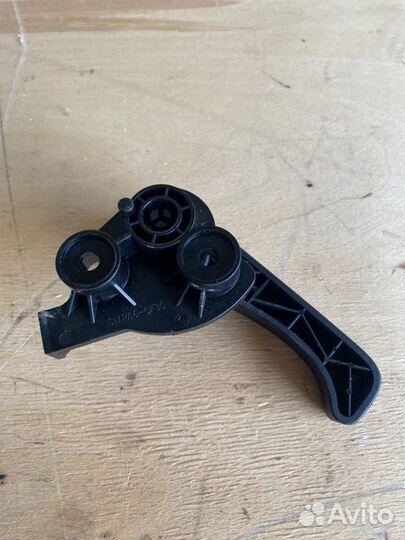 Ручка капота Hyundai Tucson TL 2.0 D4HA 2019