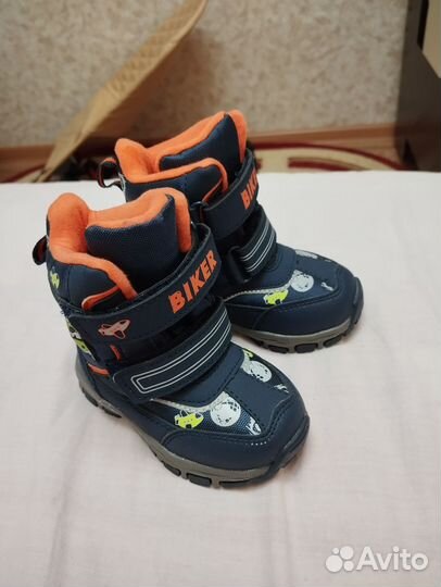 Продам детские зимние ботинки размер 20