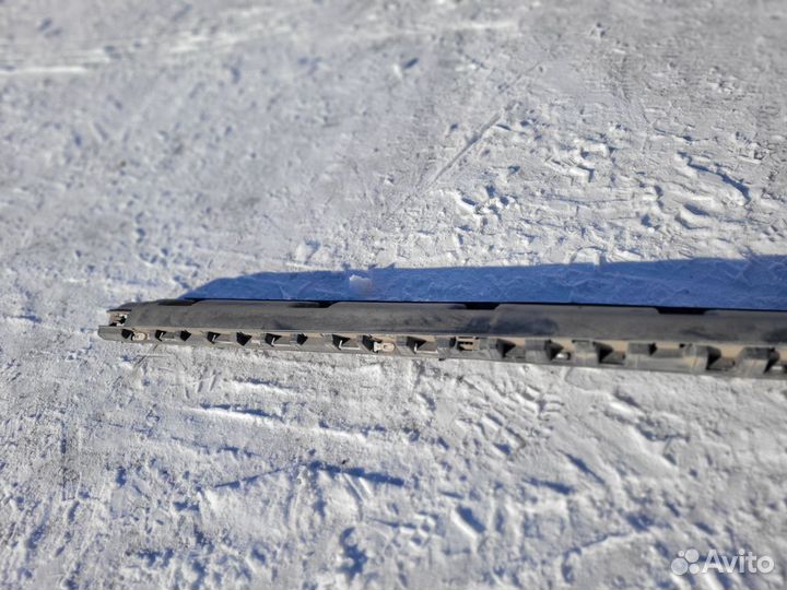 Накладка на порог наружная правая renault Duster