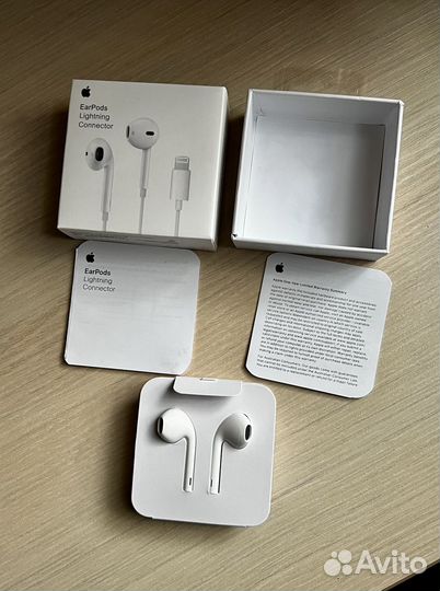 Проводные наушники Apple EarPods Lightning
