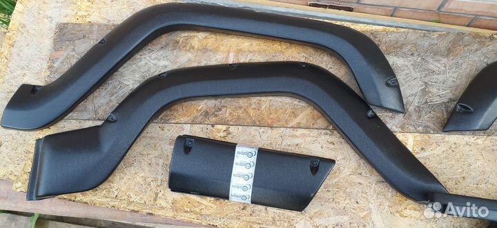 Молдинги на УАЗ хантер