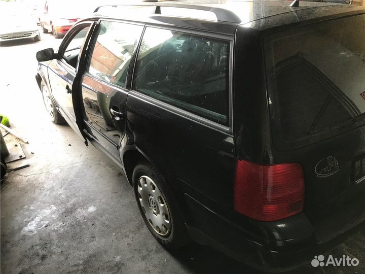 Разбор на запчасти Volkswagen Passat 5