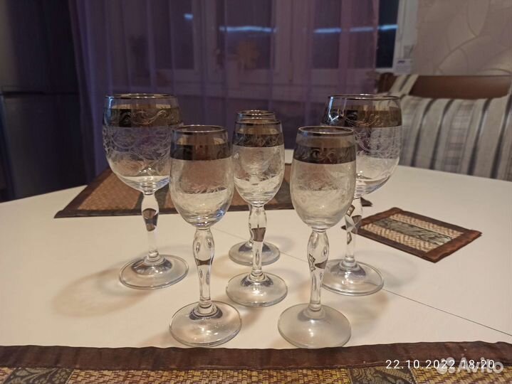 Рюмки,на ножке, фужеры