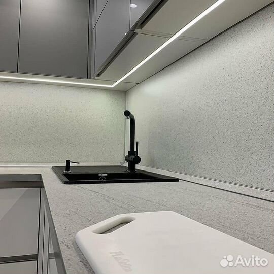 П образная кухня на заказ. Фабрика в Омске