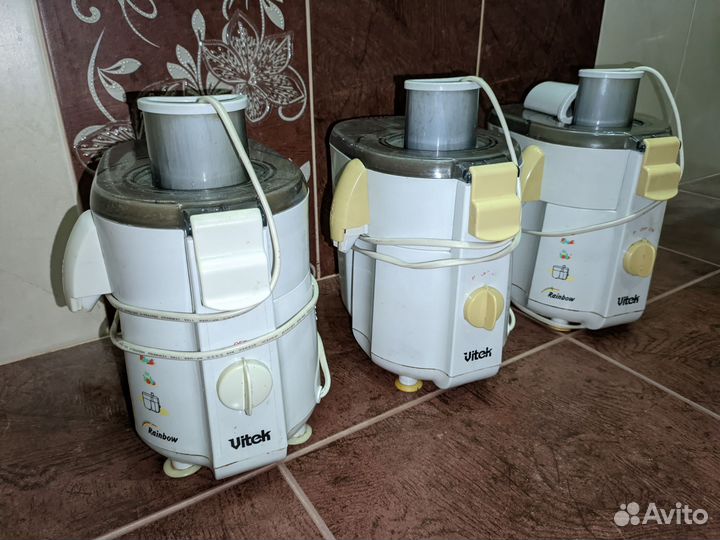 Соковыжималка Vitek VT-1601, 3 штуки На запчасти