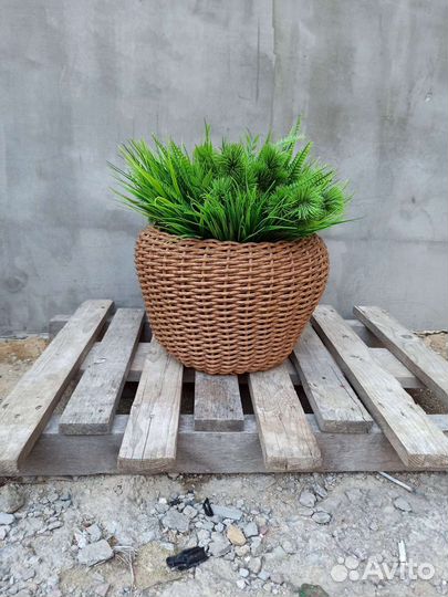 Кашпо плетенное из ротанга