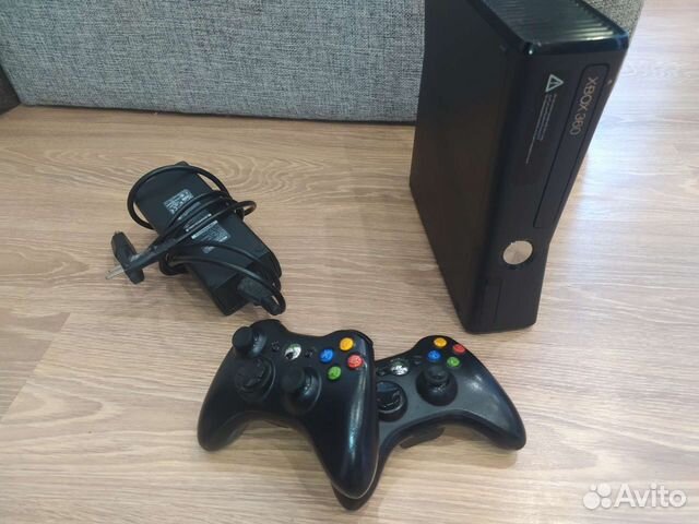 Приставка Xbox 360 S