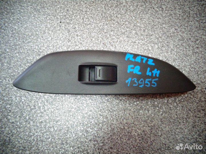 Кнопка стеклоподъемника передняя левая Toyota