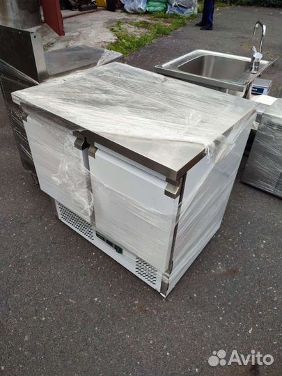 Стол с охлаждаемым шкафом Hurakan HKN-gnl2tn