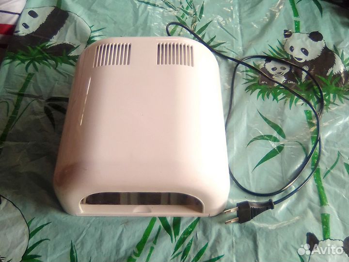 Лампа для сушки ногтей